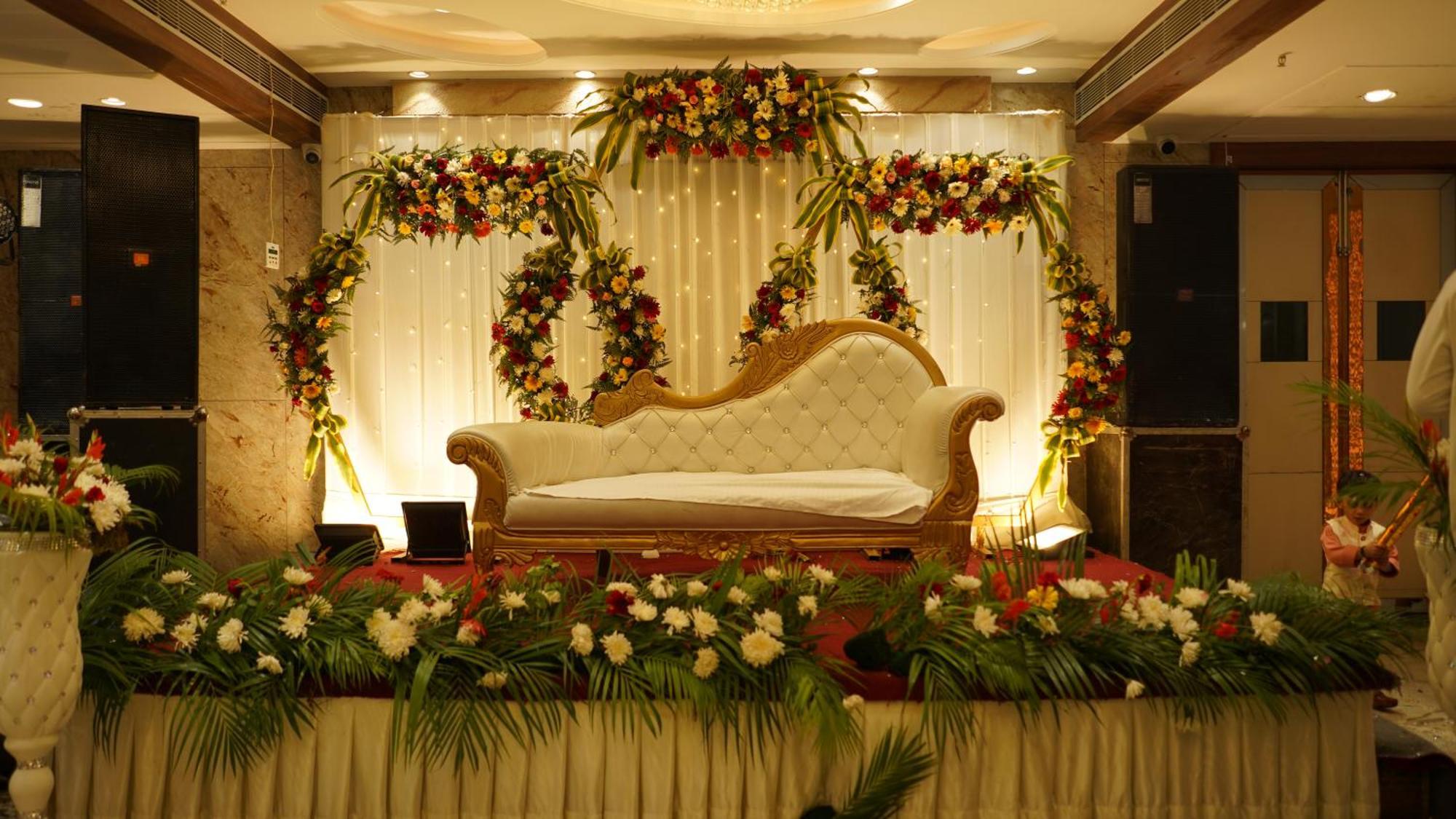 Hotel Silver Pearl Aligarh Ngoại thất bức ảnh