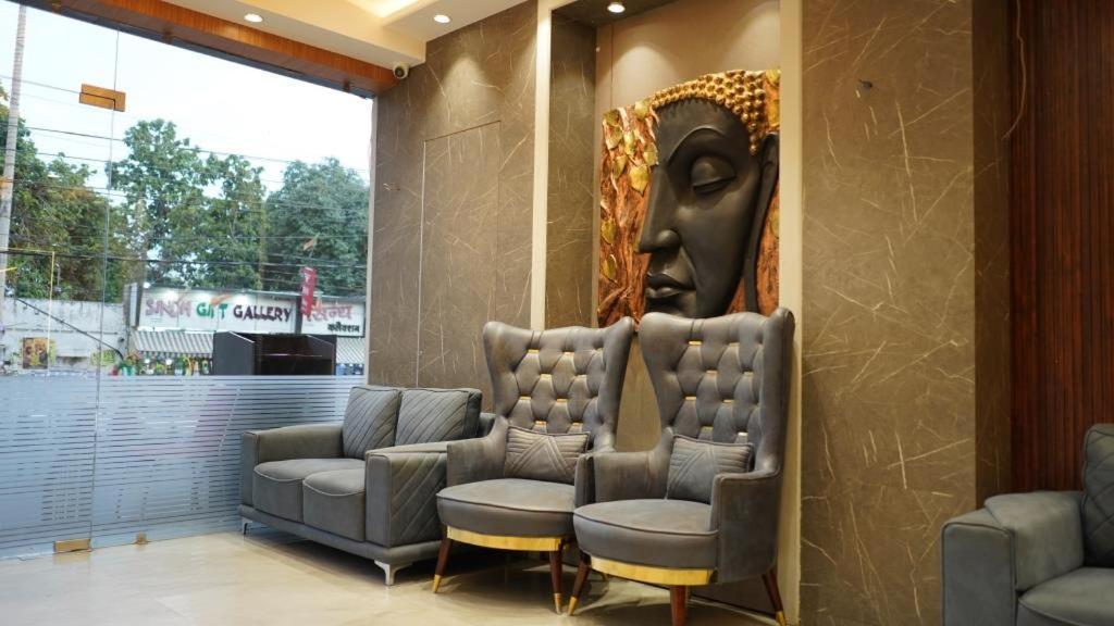 Hotel Silver Pearl Aligarh Ngoại thất bức ảnh